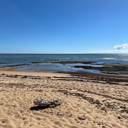 Holiday home Maison Bord De Saint-Pierre-d'Oleron